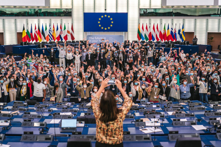 EU:n perussopimukset muuttuvat, parlamentti hyväksyi päätöslauselman – “Lisää toimivaltaa ja muutoksia menettelyihin.”