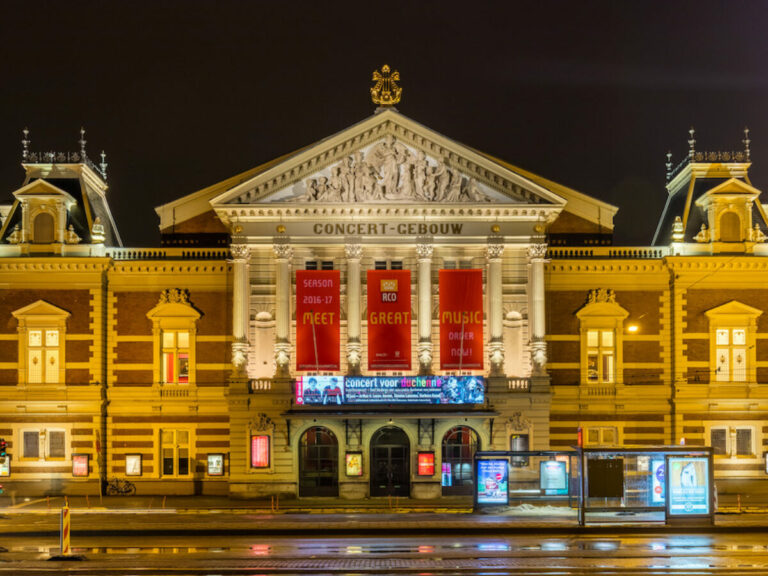 Suomalainen 26-vuotias kapellimestari valittiin maailman parhaaksi kutsutun orkesterin johtoon – Klaus Mäkelä: “En ole kokenut takaiskuja.”