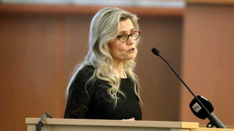 Uusi Suomi poisti Päivi Räsäsen kirjoitusoikeuden – “Varoitin sananvapauden rajoittamisesta.” (Sisältää sensuroidun kirjoituksen)